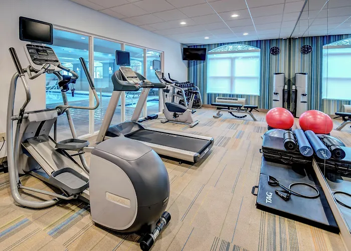Holiday Inn Express Woodbridge By Ihg